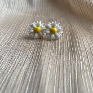 Daisy Studs