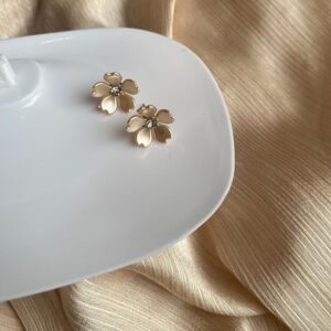 Flower Studs (Brown)